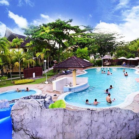 Beringgis Beach Resort & Spa Papar Exterior foto