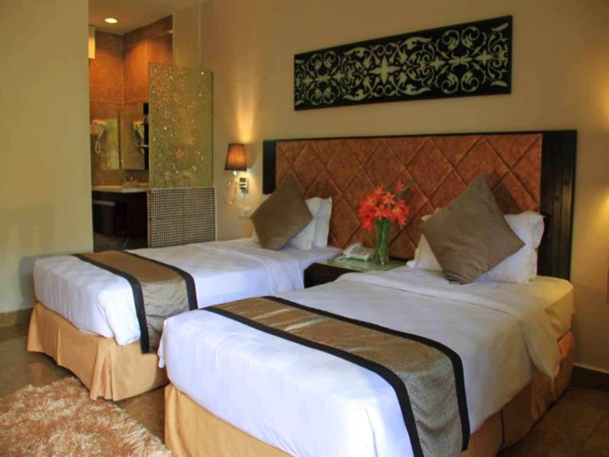 Beringgis Beach Resort & Spa Papar Exterior foto