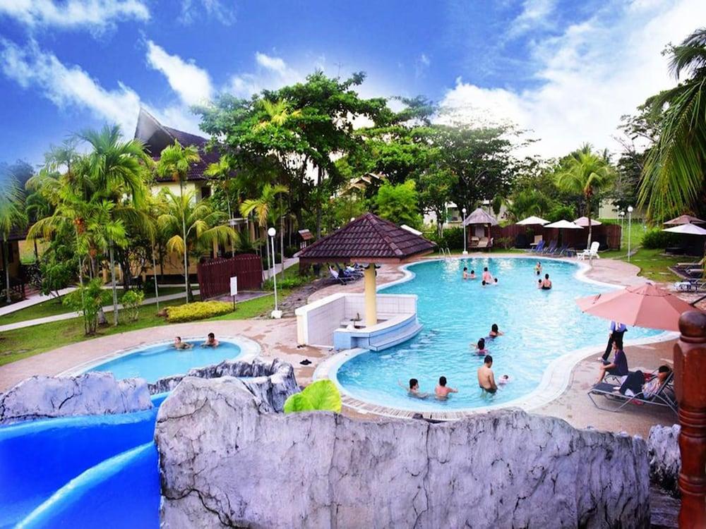 Beringgis Beach Resort & Spa Papar Exterior foto
