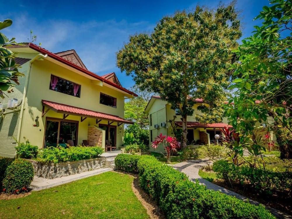 Beringgis Beach Resort & Spa Papar Exterior foto