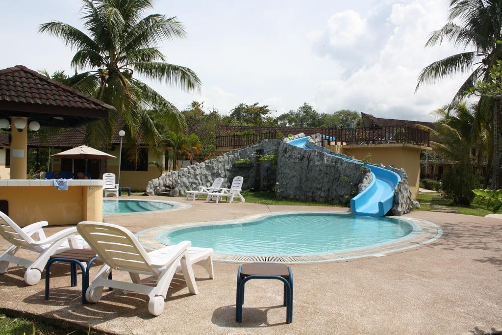 Beringgis Beach Resort & Spa Papar Exterior foto