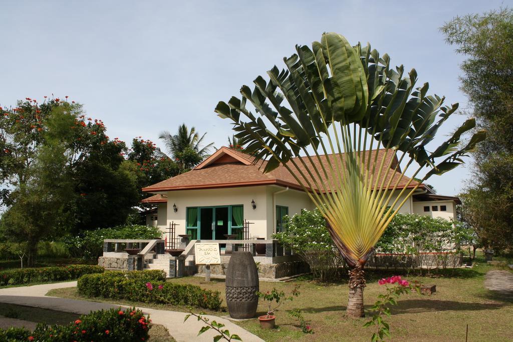 Beringgis Beach Resort & Spa Papar Exterior foto