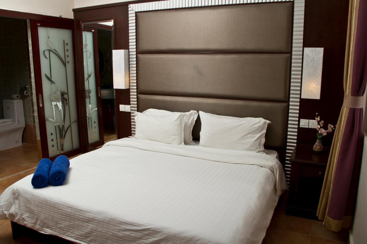Beringgis Beach Resort & Spa Papar Exterior foto