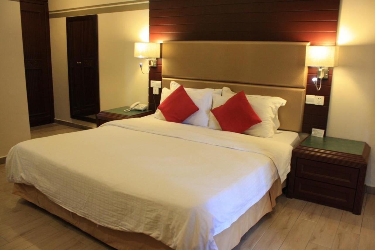 Beringgis Beach Resort & Spa Papar Exterior foto